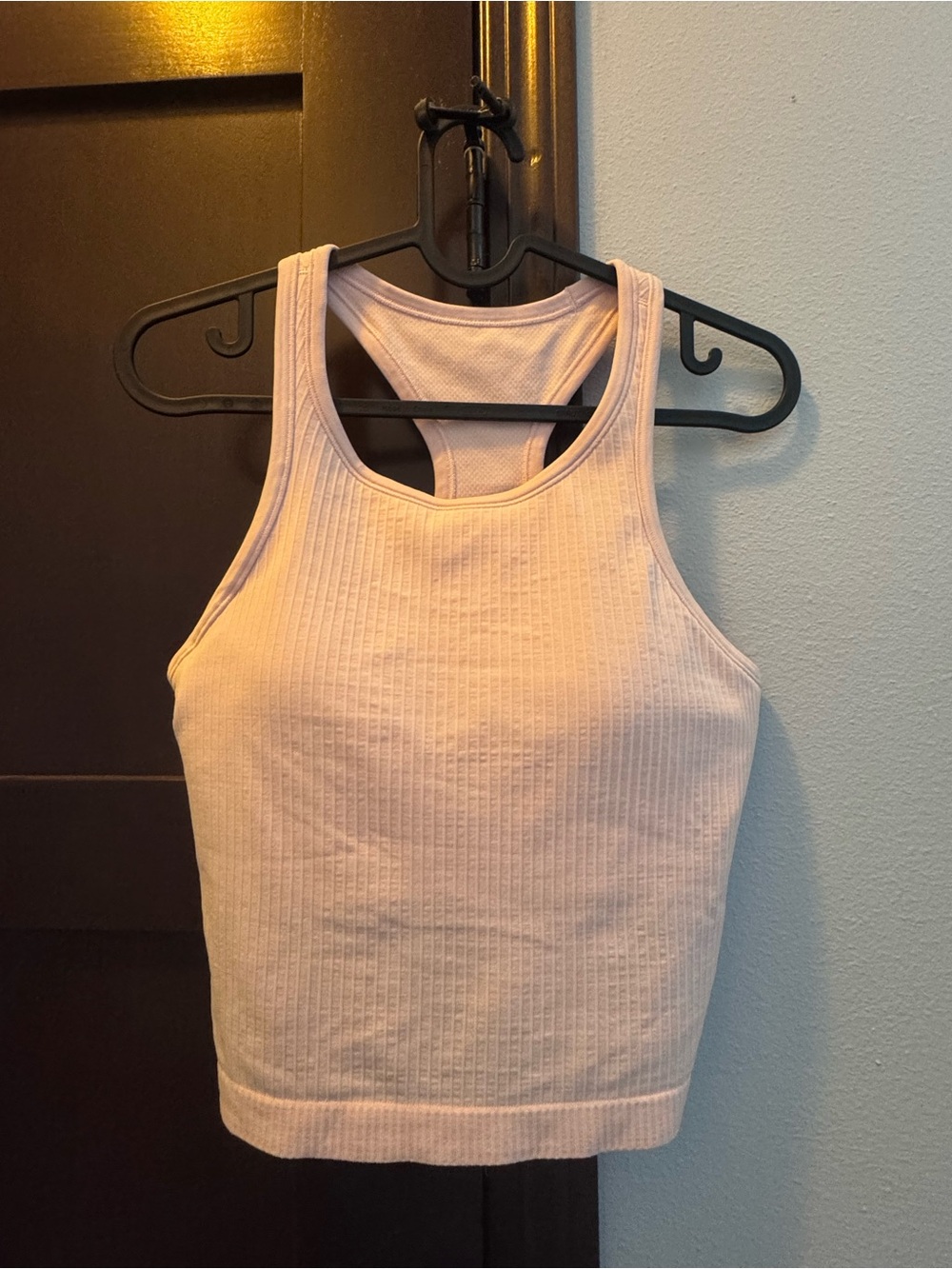 EBB to street Cropped Ribbed Racerback Tank Top - Light Pink
